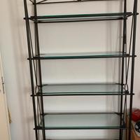 Libreria in vetro e ferro battuto (tipo etnico)