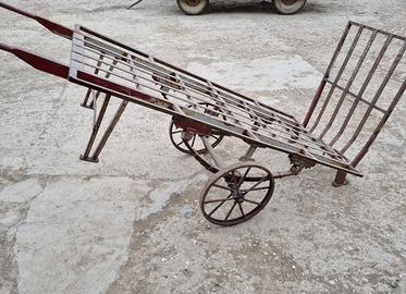 Carrello carretto mercato in ferro carro