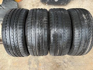 Pneumatici invernali avente misura 245/45/18