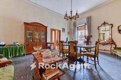 CENTRALE - AMPIA QUADRATURA - DIVISIBILE - ASCENSO