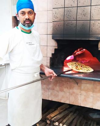 Cuoco aiutante cuoco e pizzaiolo