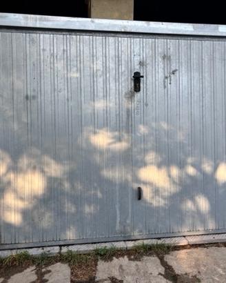 Porta basculane per garage