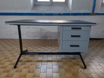 Scrivania anni 50 pezzo unico