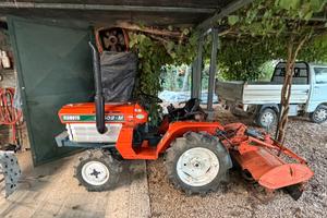 Trattore kubota b1502-M