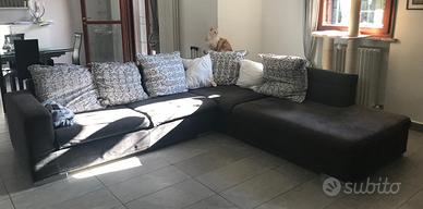 Divano angolare con chaise longue