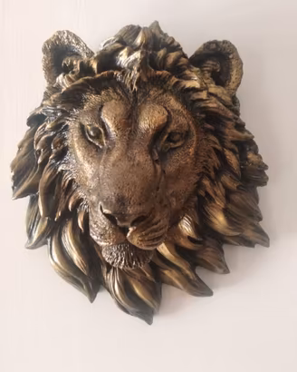 Testa di leone in gesso