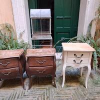 3 comodini e vetrinetta