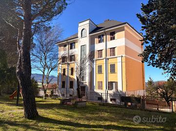 5 LOCALI A FOSSATO DI VICO