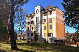 5 LOCALI A FOSSATO DI VICO