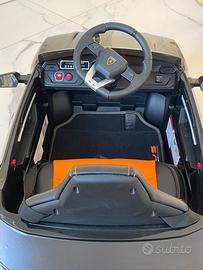 Auto elettrica e telecomandata Lamborghini urus
