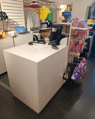 arredo arredamento negozio abbigliamento 