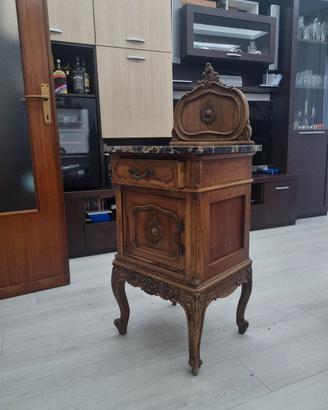 Mobiletto in stile barocco piemontese