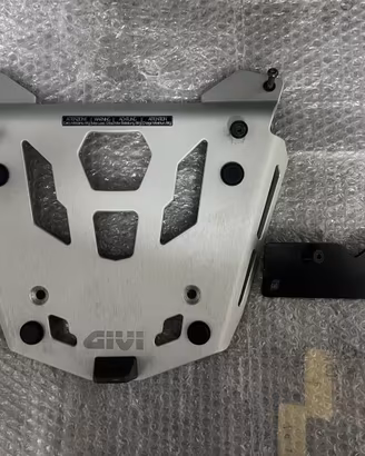 Piastra in alluminio Givi cod. SRA5108 per GS 1200