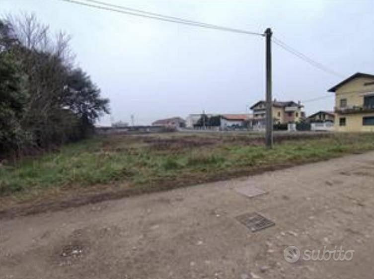 Immobile in asta di 7020 m² a Cislago - Vista 3