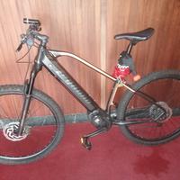 Mountain-bike elettrica Legnano fuoco.