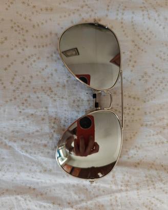 Occhiali da sole modello Ray Ban