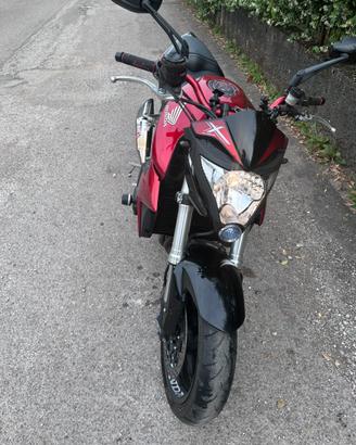 Honda cb1000r