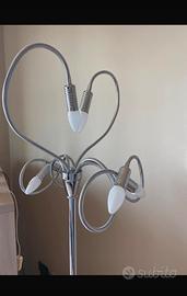 Lampada a piantana.