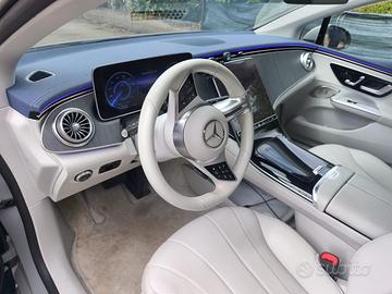 Mercedes EQE 300