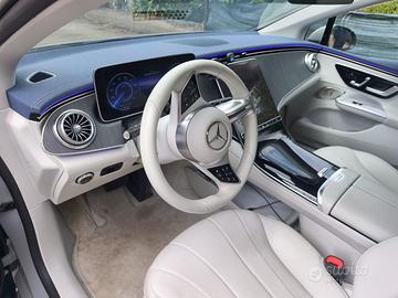 Mercedes EQE 300