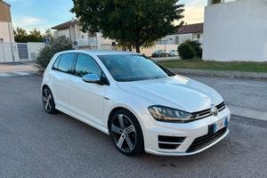 Volkswagen Golf R 2.0 TFSI 4motion DSG