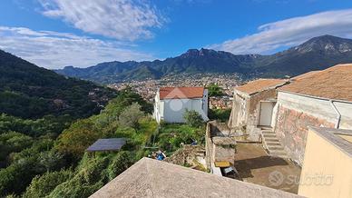 2 LOCALI A CAVA DE' TIRRENI