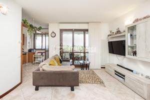 MELZO ZONA ARCADIA - STUPENDO 3 LOCALI CON BOX E C