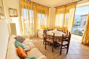 Appartamento Ristrutturato con 3 camere-U/964