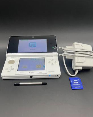 Nintendo 3ds + micro SD 2gb + caricabatterie