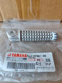 PEDALINA DESTRA ORIGINALE YAMAHA NUOVA YZF 1000 R1