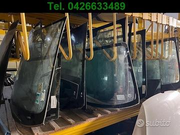 Parabrezza anteriori