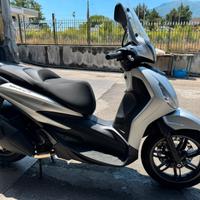 Piaggio Beverly 400 s hpe