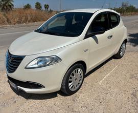 Lancia Ypsilon 1.2 69 CV 5 porte S&S Silver - 2011