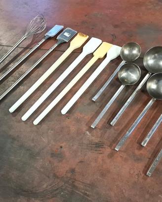 set di utensili da cucina usati