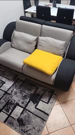 Divano design 2 posti con poggiapiedi