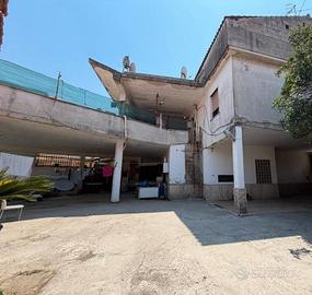 Intera palazzina indipendente da ristrutturare