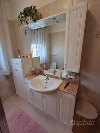 Mobile bagno completo di lavabo e colonna 