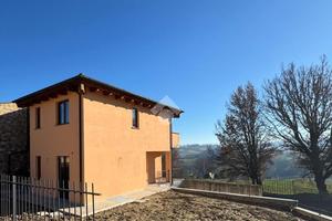 VILLA A SCHIERA A GIANO DELL'UMBRIA