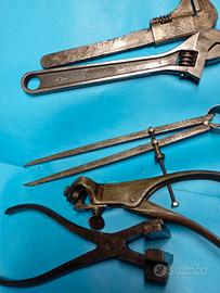 Attrezzi vecchi  e antichi.