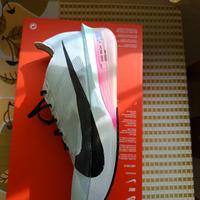 scarpe da corsa Nike Vaporfly 4 NUOVE taglia 44.5
