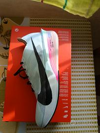 scarpe da corsa Nike Vaporfly 4 NUOVE taglia 44.5