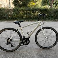 Bici da corsa bianca