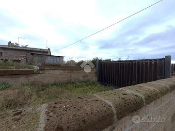 CASA SEMINDIPENDENTE A VITERBO