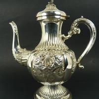 Teiera in argento 800