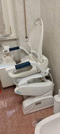 WC per anziani con sollevatore e bidet elettronico