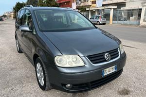 Volkswagen Touran 2.0 16V TDI DSG Highline