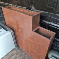 Fioriera in ferro effetto corten 