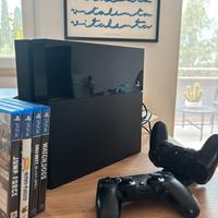 PlayStation 4 + 2 Joystick  + 4 giochi