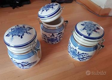 barattoli in ceramica dipinti a mano