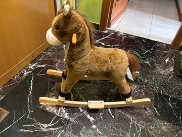 Cavallo a dondolo
